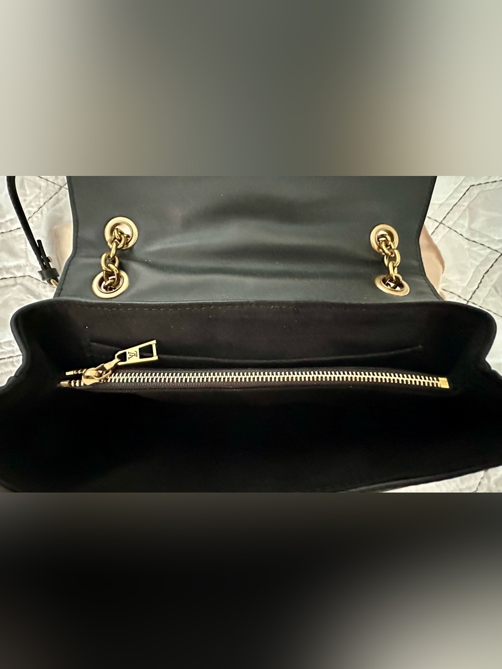 Luxury New Wave Chain Black Quilted Shoulder Bag - Picture 16 of 16